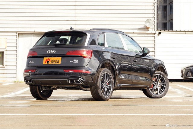 2025款奥迪Q5L 45周年典藏版 45 TFSI 豪华动感型