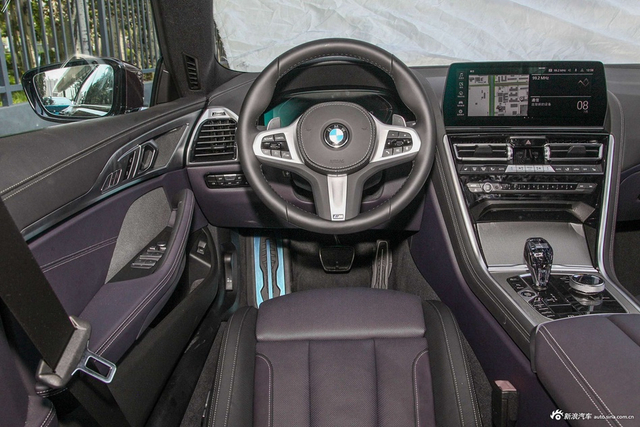 2022款宝马8系 840i 四门轿跑车 M运动套装