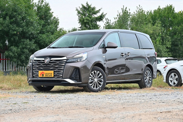 2023款别克GL8 陆上公务舱 652T 尊贵型