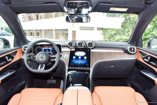 2025款奔驰GLC改款 300 L 4MATIC 动感型 7座
