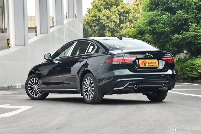 2023款捷豹XEL 2.0T 200PS R-DYNAMIC 青春运动版