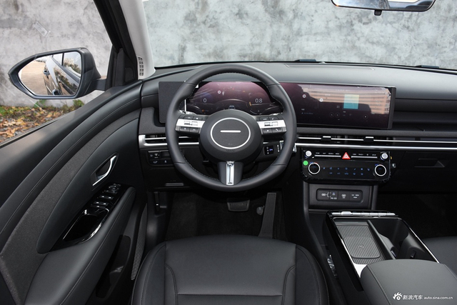 2025款途胜L 1.5T LUX尊贵版