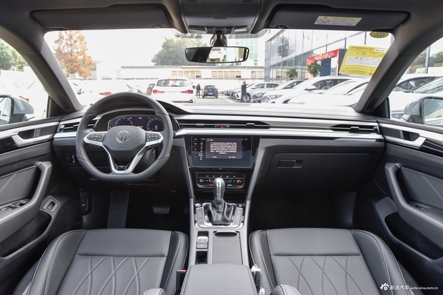 2026款一汽-大众CC 330TSI 炫目 3000万辆甄选款