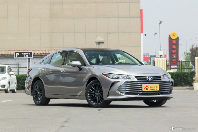 2019款亚洲龙 2.5L自动Touring尊贵版国V