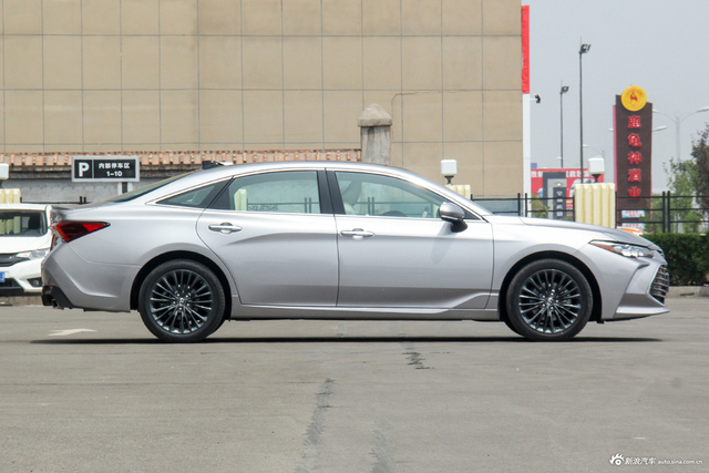 2019款亚洲龙 2.5L自动Touring尊贵版国V