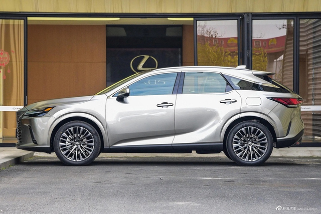 2023款雷克萨斯RX混动 450h+ 四驱畅享版