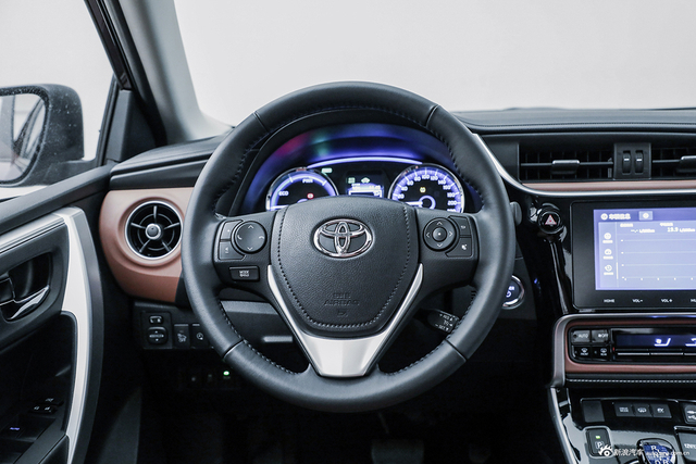 打消里程焦虑/续航近1000km 实拍雷凌双擎E+