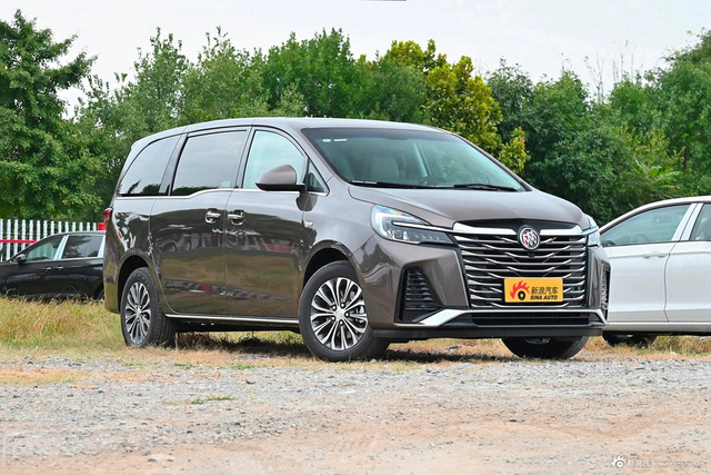 2023款别克GL8 陆上公务舱 652T 尊贵型