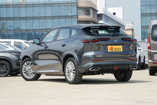 2022款长安欧尚Z6 PHEV 蓝鲸iDD 1.5T 150KM旗舰型