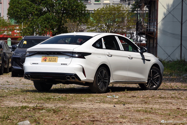 2025款艾瑞泽8 2.0T DCT劲