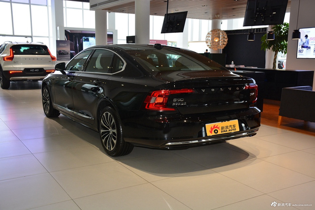 2025款沃尔沃S90混动 T8四驱长续航智逸豪华版