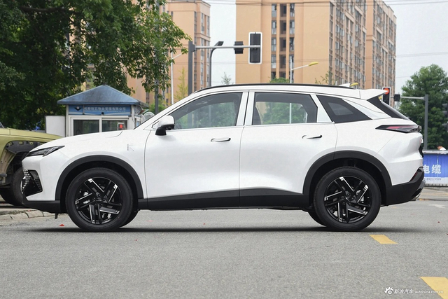 2023款北京 魔方 1.5T DCT铂金版