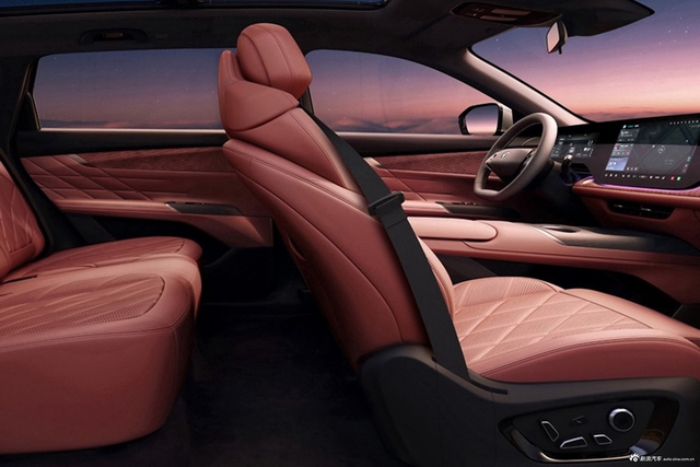 2025款长安第四代CS75PLUS Ultra 2.0T 官图