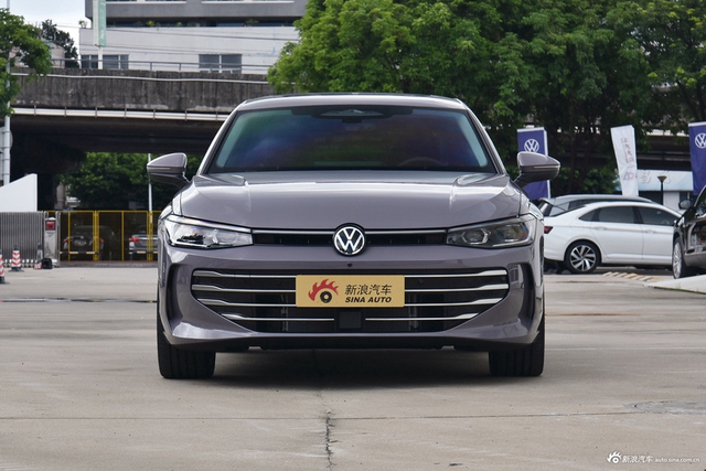 2025款帕萨特 Pro 380TSI 龙尊版