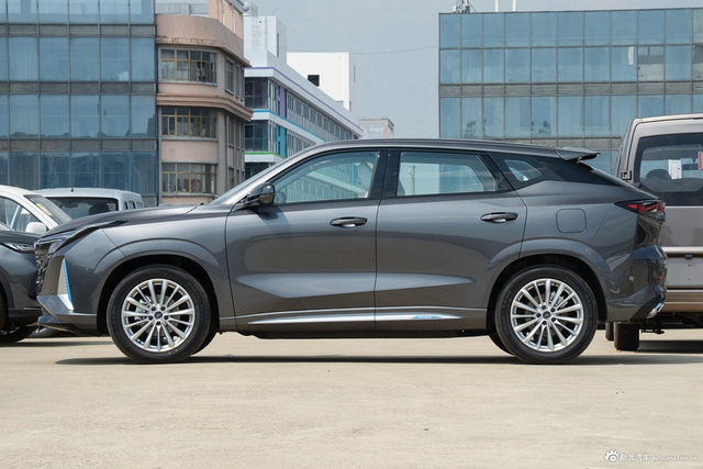 2022款长安欧尚Z6 PHEV 蓝鲸iDD 1.5T 150KM旗舰型