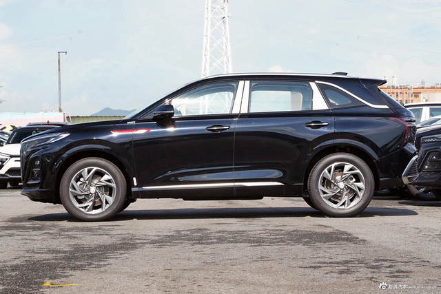 2024款红旗HS3 2.0T 可为版