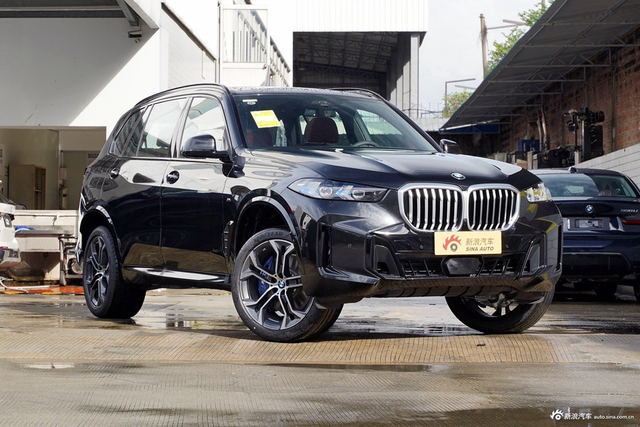 2025款宝马X5 xDrive 40Li 尊享型M 运动曜夜套装