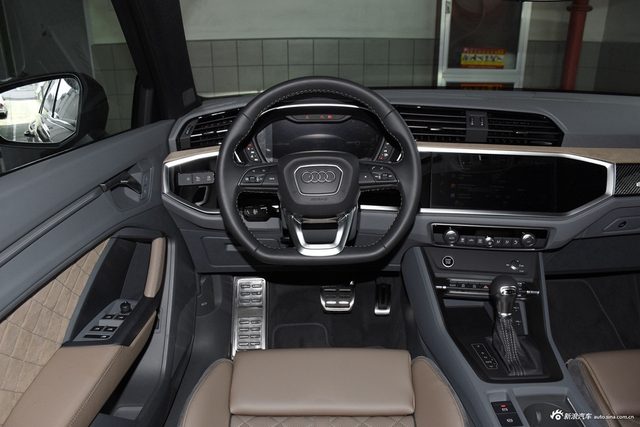 2024款奥迪Q3 45TFSI quattro 时尚动感型 上市特别版