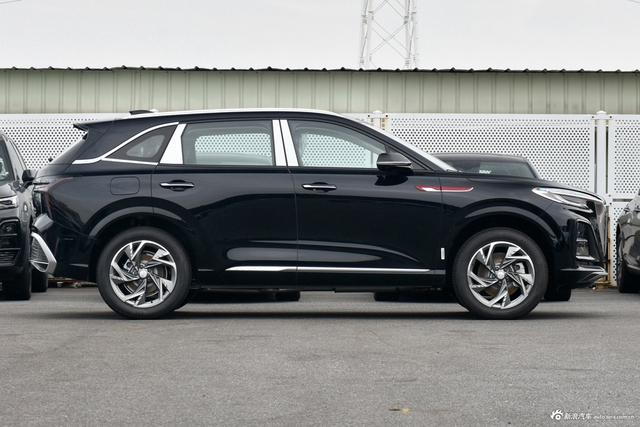 2025款红旗HS3 PHEV 117km 劲为版