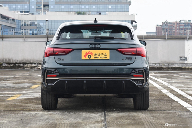 2024款奥迪Q3 Sportback 40 TFSI RS套件燃速型