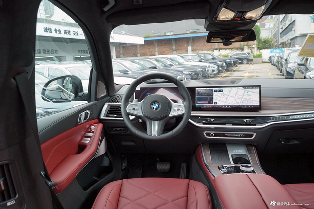 2025款宝马X5 xDrive 40Li 尊享型M 运动曜夜套装