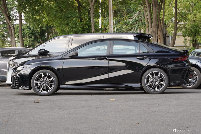 2025款影豹 270T DCT R-Style劲享版