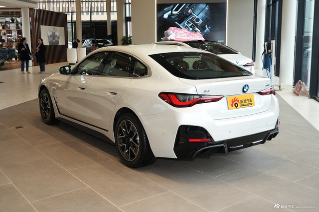 2025款宝马i4 eDrive35