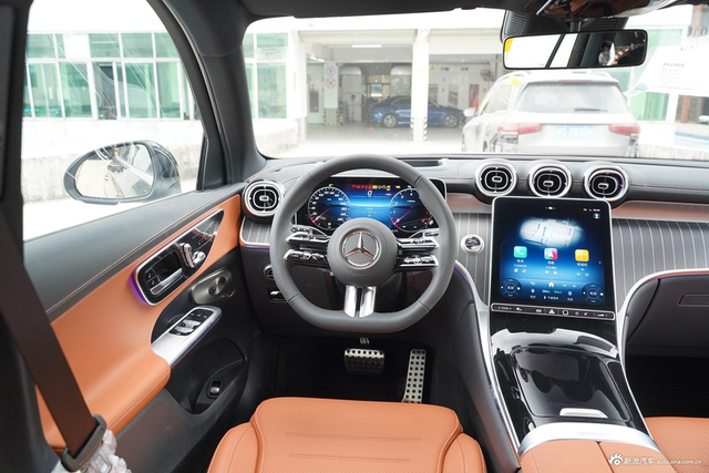 2025款奔驰GLC改款 300 L 4MATIC 豪华型 7座