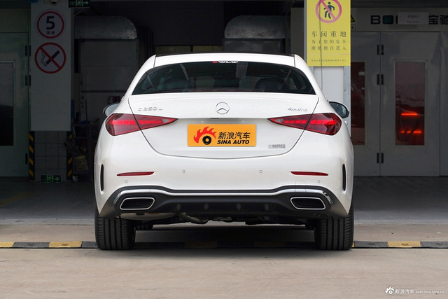 2025款奔驰C级 改款 C 260 L 4MATIC 运动版