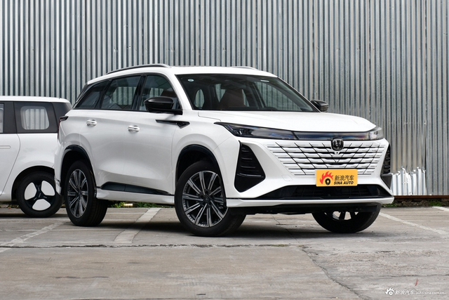 2026款长安CS75 PLUS 智慧冠军版 1.5T 新蓝鲸 智航型