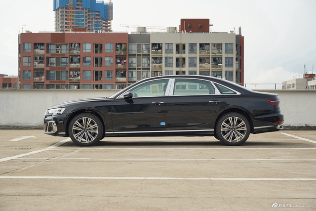 2025款奥迪A8L 45 TFSI quattro 豪华型