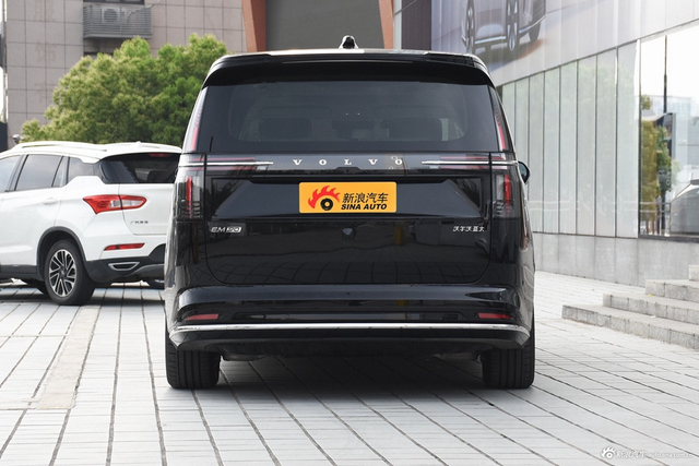 2025款沃尔沃EM90 Ultra