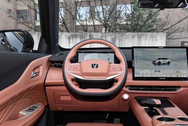 2024款长安UNI-Z蓝鲸智电iDD 125km 超越型