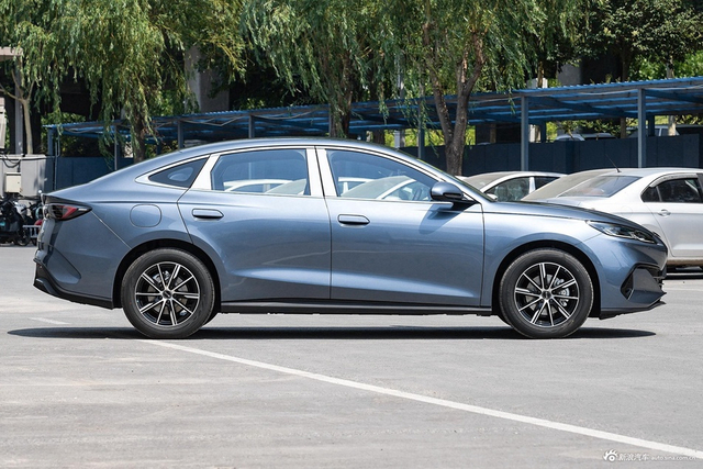 2024款海豹06DM-i 80KM尊贵型