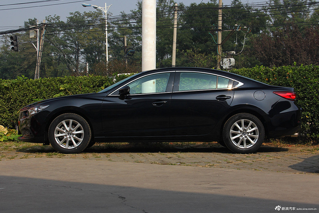 2015款阿特兹2.0L自动蓝天尊贵版 极夜黑