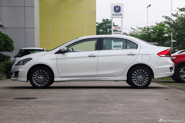 2015款启悦1.6L自动乐享型 珠光白