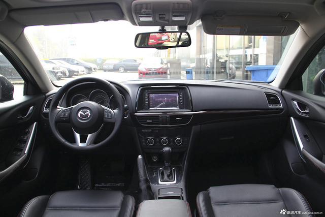 2015款阿特兹2.0L自动蓝天尊贵版 极夜黑