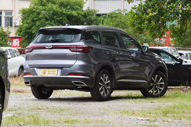 2025款瑞虎7 卓越版 1.5T CVT尊贵版