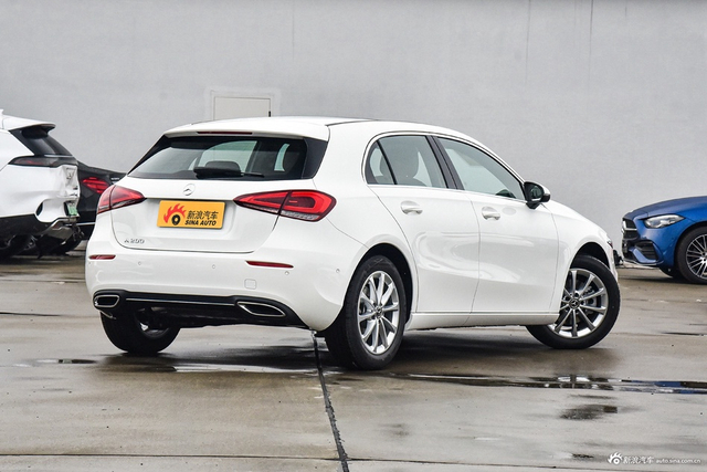 2022款奔驰A级(进口) 改款 A 200 时尚型