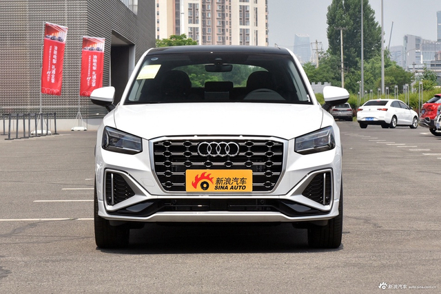 2025款奥迪Q2L 35 TFSI 时尚动感型