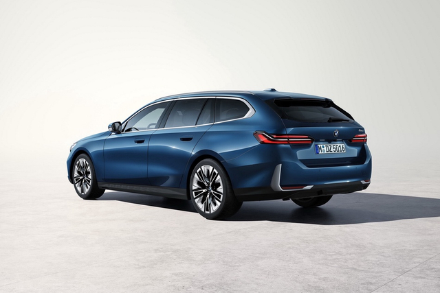 2024款宝马5系(进口)  520d xDrive Touring 欧洲版 官图