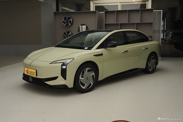 2025款红旗EH7 690 智选版