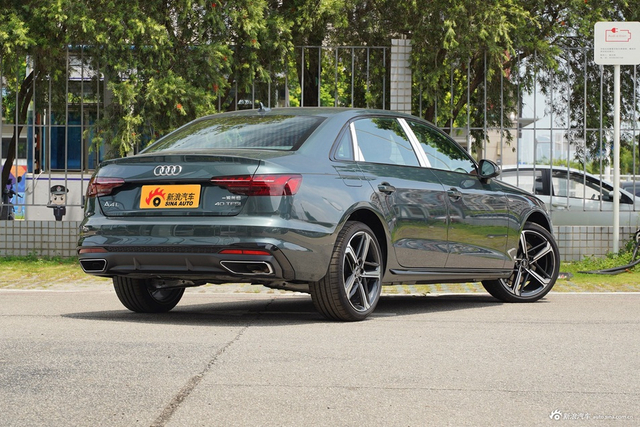2025款奥迪A4L 200万辆悦享版 40 TFSI 豪华动感型