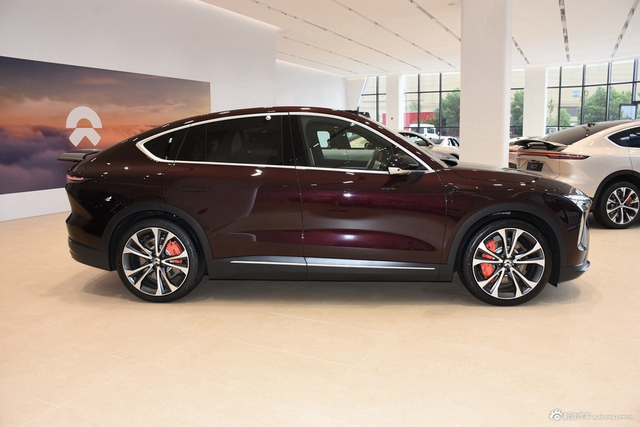 2024款蔚来EC7 75kWh