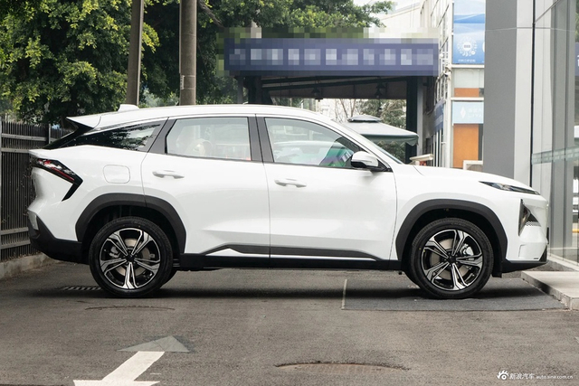 2024款银河L7 龙腾版 1.5T 115km PLUS