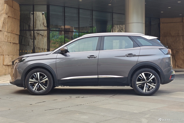 2023款标致4008 360THP 科技版