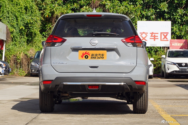 2025款奇骏荣誉2.0L 两驱领先版