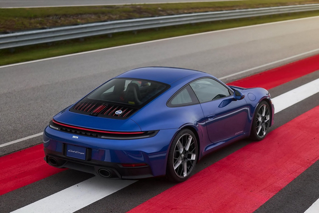 2025款911 Carrera T 3.0T Club Coupe 官图