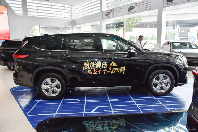 2026款汉兰达 2.5L智能电混双擎四驱精英版 7座