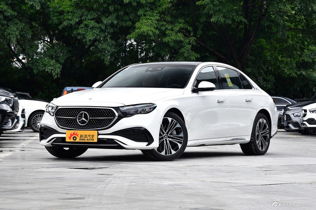2024款奔驰E 350 e L 插电式混合动力运动轿车